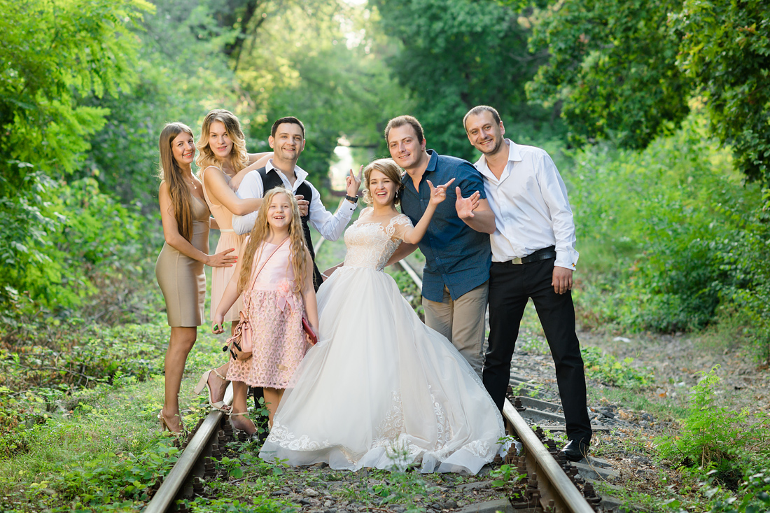 Фотограф Запорожье на свадьбу свадьба природа рельсы