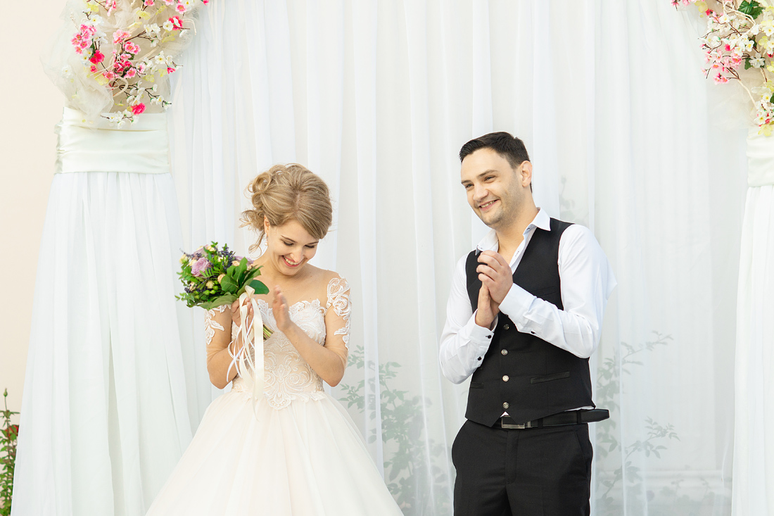 Фотограф Запорожье Маша Рихтер жених и невеста аплодируют