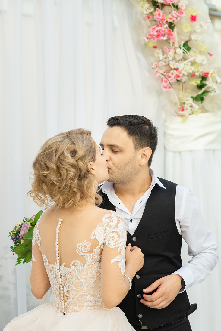 Фотограф Запорожье Маша Рихтер поцелуй невесты